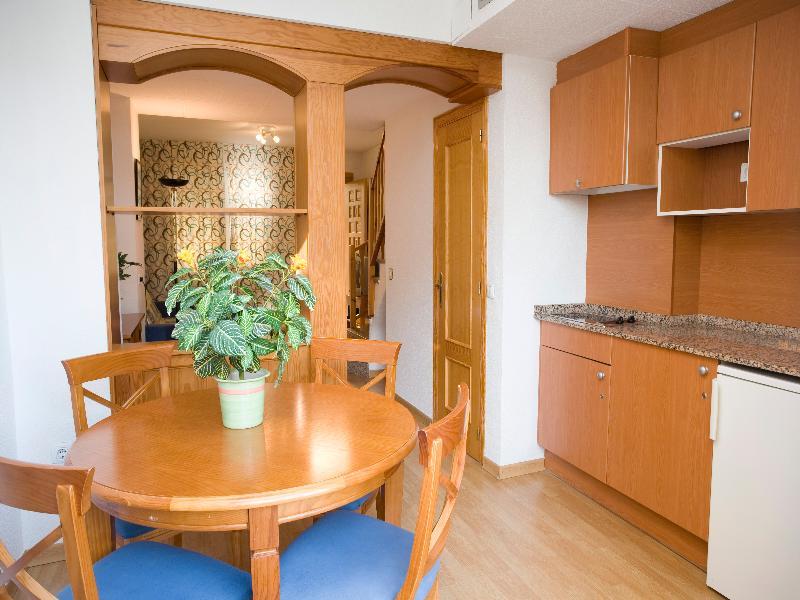 Apartamentos Turisticos Jardines Del Plaza Peniscola Luaran gambar