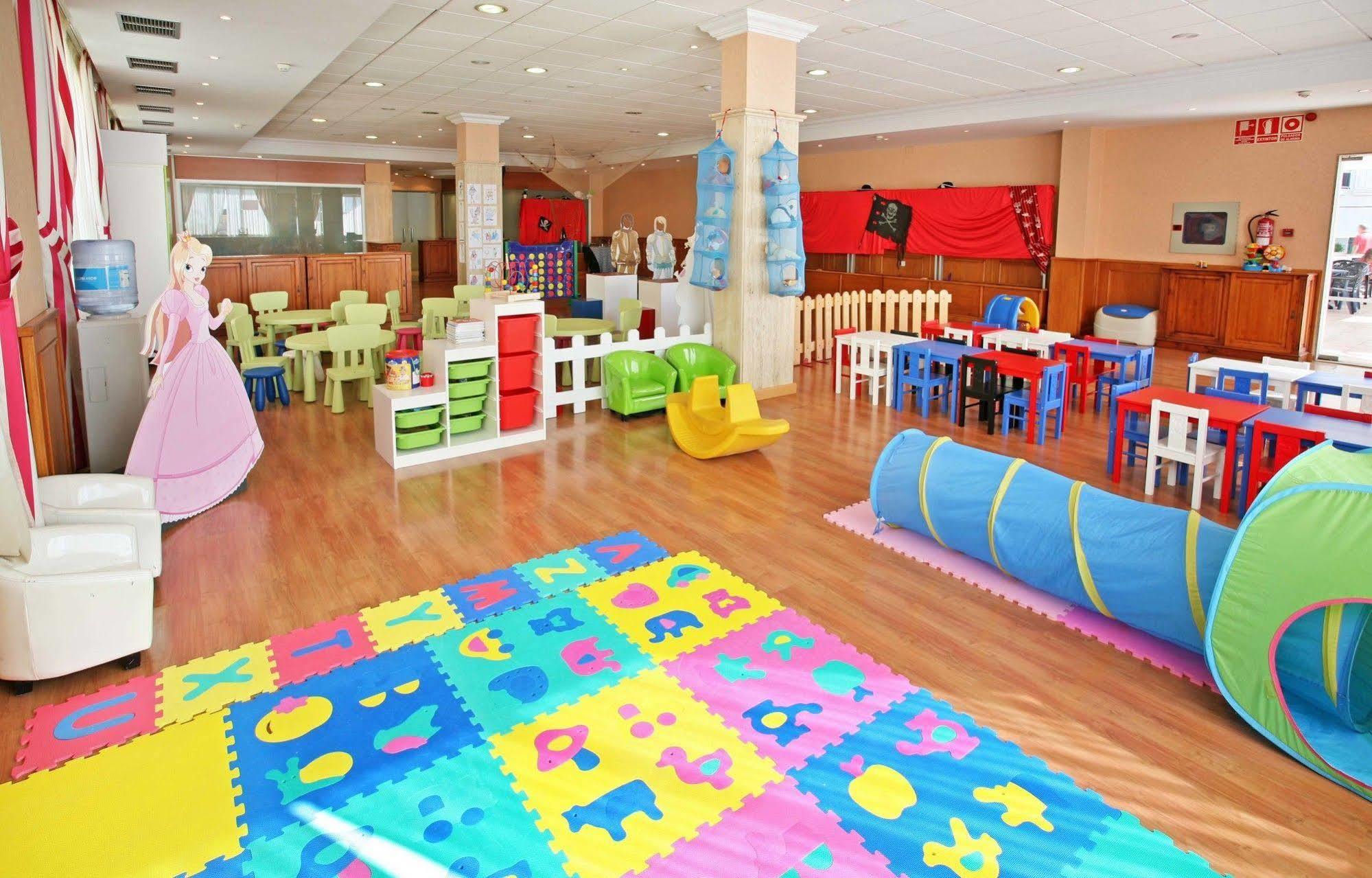 Apartamentos Turisticos Jardines Del Plaza Peniscola Luaran gambar